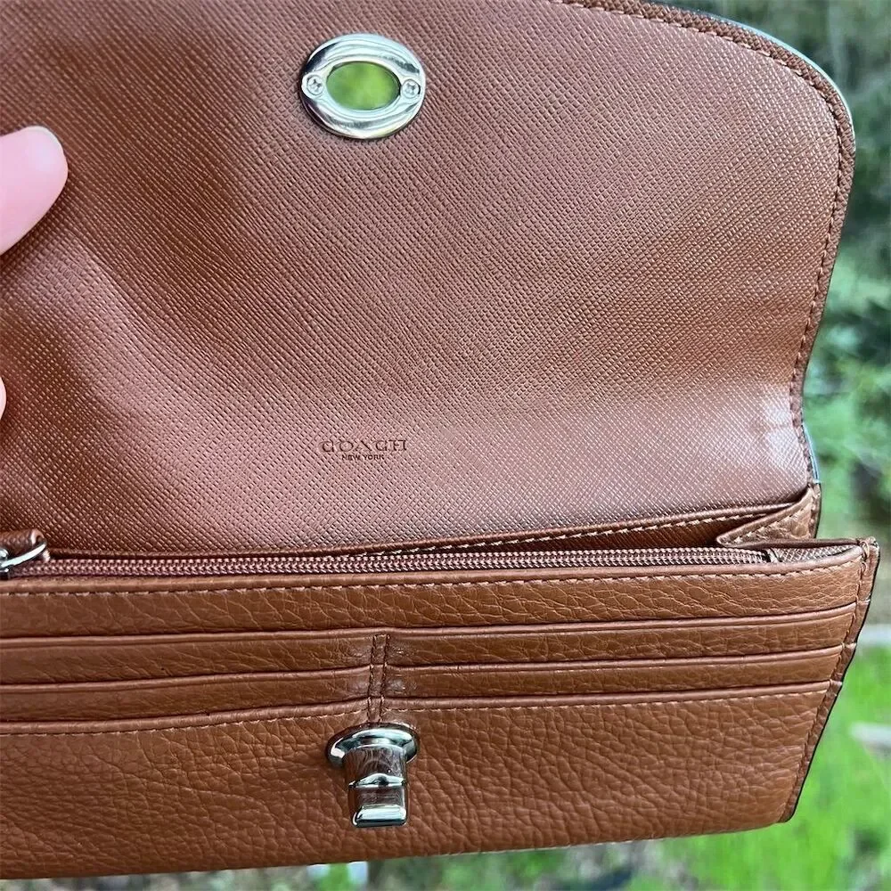 VINTAGE COACH Tan Pebble Leather w Silver Hardware Turnlock Envelope Wallet - Picture 3 of 8